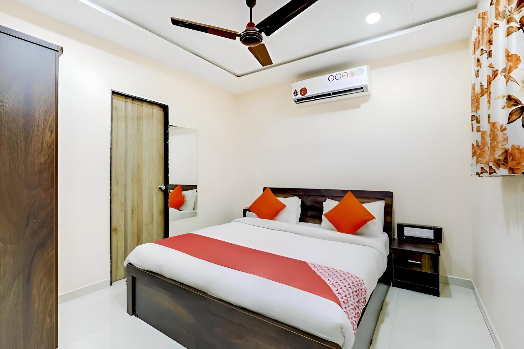 Hotel Blue Leaf Rajkot Exterior photo